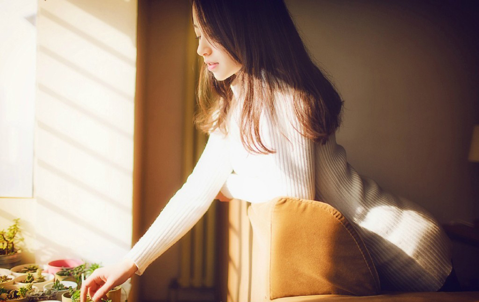 我们为什么需要美女，可能她们改变你的生活习性，让人感这个世界充满期待，虽然当你觉得期待的东西就要得到的时候，她们马上去普度众生，让其他人觉得生活充满期待。——韩寒《像少年啦飞驰》